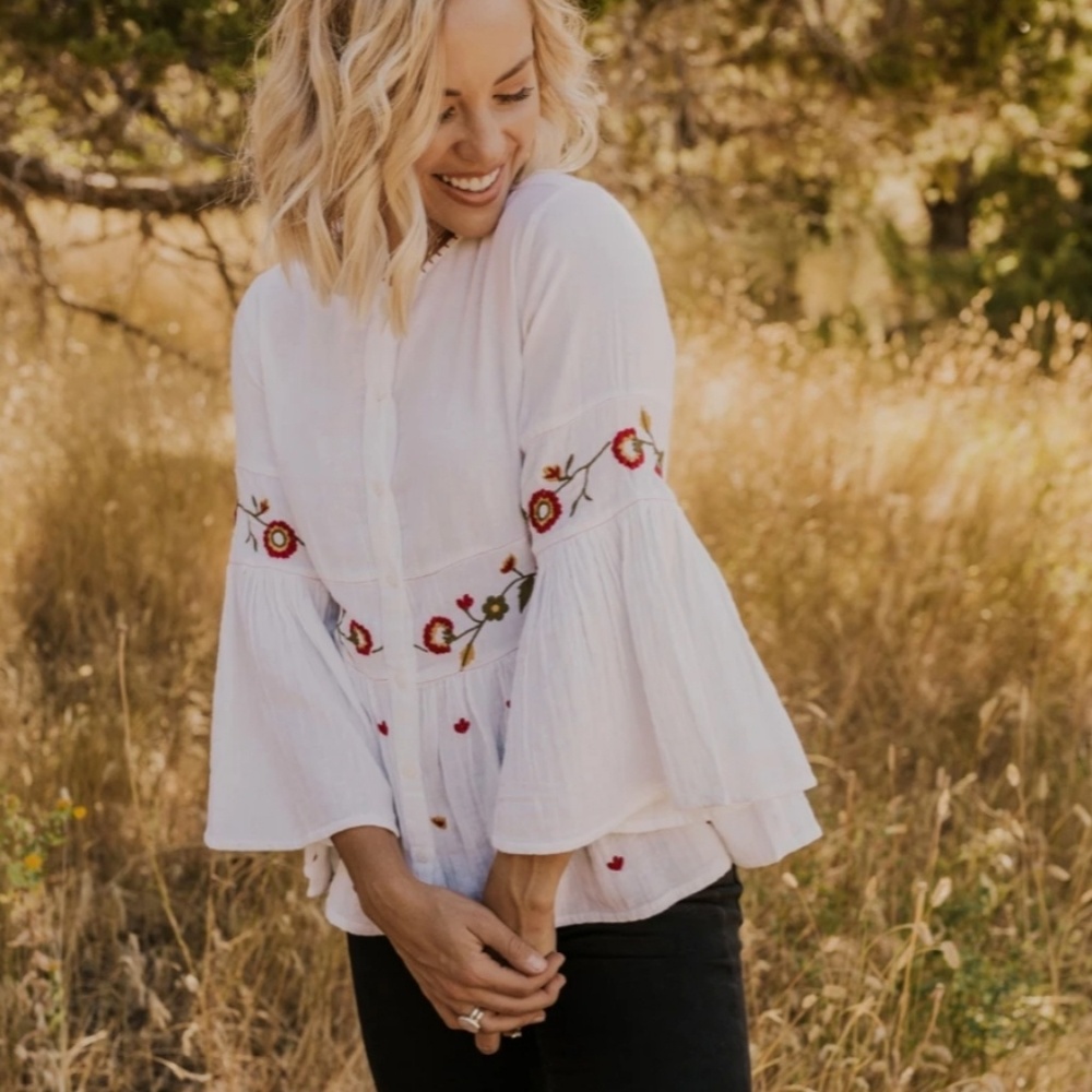 NWT Embroidered bell sleeve blouse